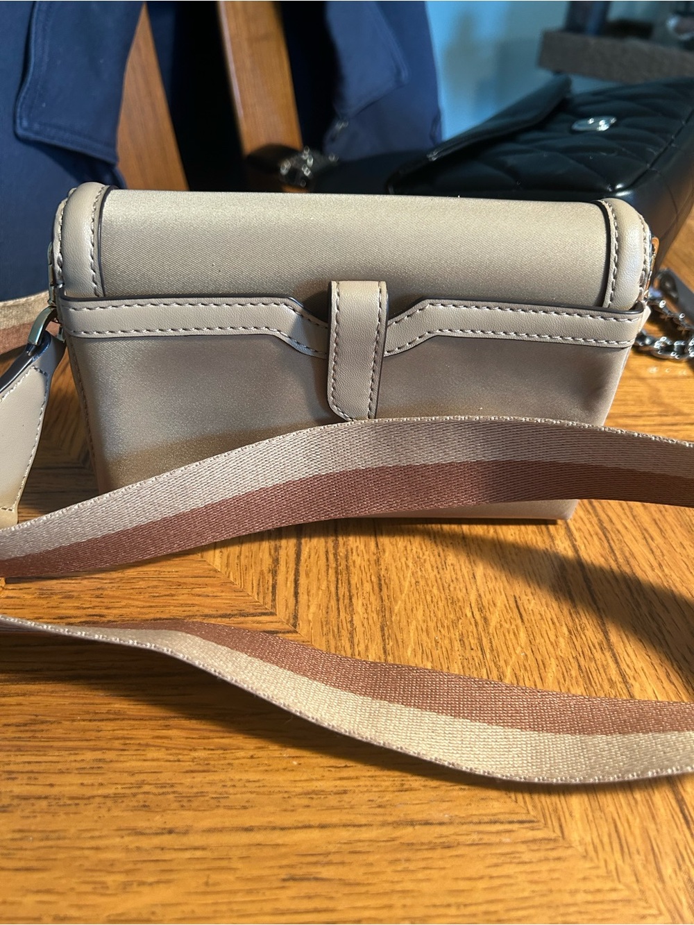Michael Kors Beige/Tan Crossbody Bag with Branded Strap - Picture 3 of 9